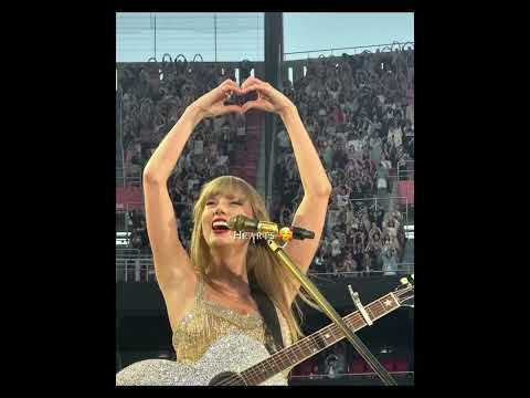 She put my name in yellow…#taylorswift #viral #fyp #foryoupage 