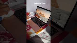 Macbook air M1, Gold , 256Gb ssd , 8core CPU, 7 Core GPU