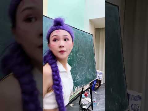 Rumi paused for time to help a friend#kpop #kpopdemonhunters #rumi #huntrix