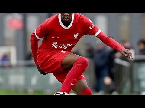 𝗕𝗥𝗘𝗔𝗞𝗜𝗡𝗚! Liverpool are prepared to make a British record offer worth €130M to sign Isak 