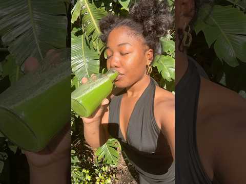 Your Skin will GLOW✨ with this Gut Cleansing Green Juice ☺️ #skinradiance #organicglow #guthealth