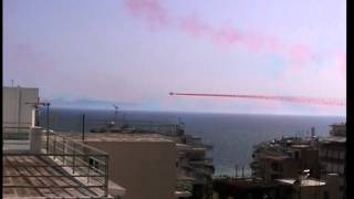 RED ARROWS  FLY JET IN PALAIO FALIRO DiNCOURT