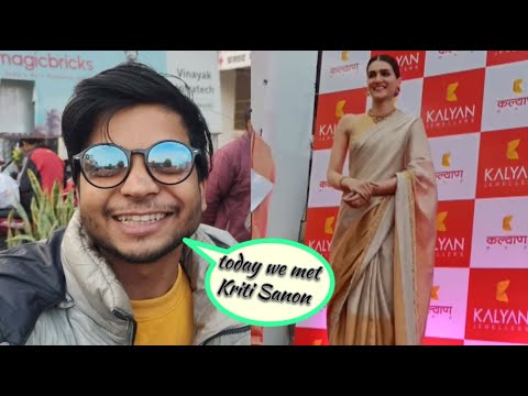Aaj hum log @KritiSanon se mile ☺️