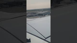 wing view Dublin Airport 🇮🇪 #traveling #planes #wingview #dublinairport #shortsyoutube #shortsfeed