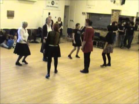 Shaws Waltz: Tros an Treys