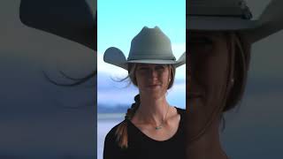 Love that confidence COWGIRL! #cowgirlmagazine #cowboyhat #westernstyle #westernfashion model: wrang