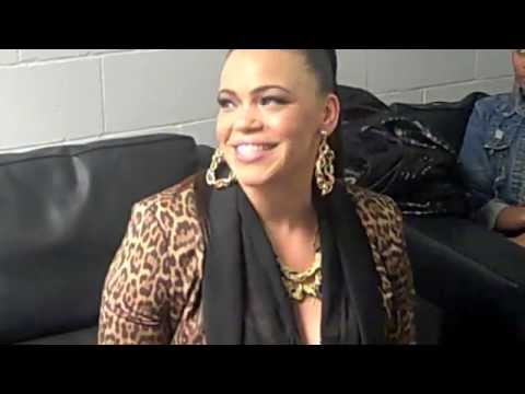 Faith Evans sings the National Anthem at the Clippers vs. Lakers game on 1/14/12