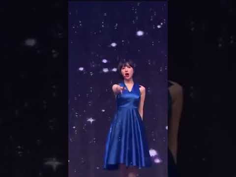 파르르 떨리는 은하 손…