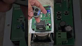 How to program remote control on automatic sliding gate motor 2000kg SL 05