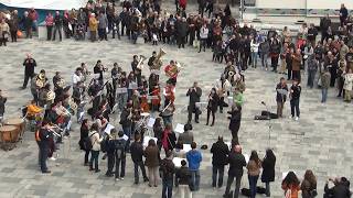 This BOLERO DE RAVEL took over a street in Spain