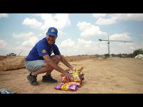 Constructing king-size flavour