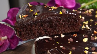 THE BEST MOIST CHOCOLATE CAKE! Quick And Easy Chocolate Cake With Chocolate Cream Frosting! 😋