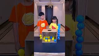 Ball Touching Challenge, The Little Girl Is So Cute! #Funnyfamily #Partygames