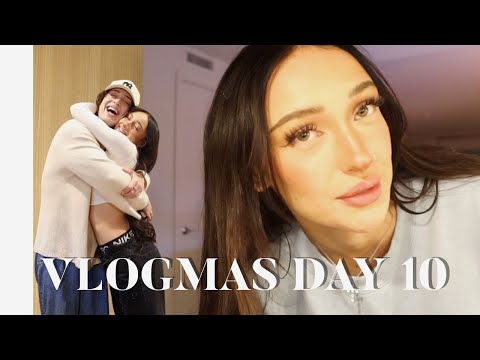 spiked hot chocolate & a christmas movie | vlogmas day 10! 🎁