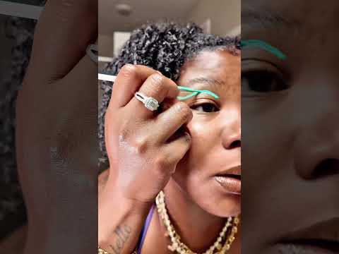 Graphic Eyeliner Makeup 💄 #graphiceyeliner #grwmmakeup #capcut #capcutedits #capcutediting #shorts
