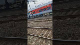 Mumbai Local Trains Rush #shorts #ytshorts #mumbaitrains
