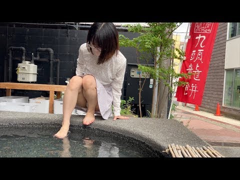 【パンチラ】箱根の足湯に浸かったら見えちゃいました
