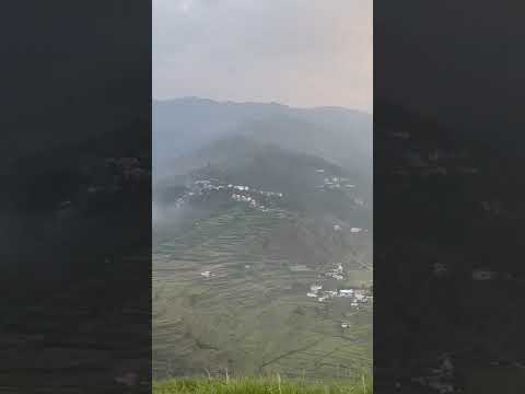 हुस्न पहाड़ों का ओ सायबा हुस्न पहाड़ों का  क्या कहना के बारहों महीने यहाँ मौसम जाड़ों का...  #nature