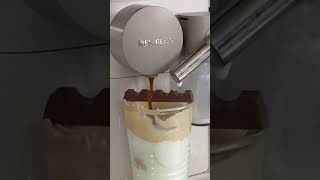 Kinder bueno coffee by Nespresso Lattissima One  Maker De'Longhi