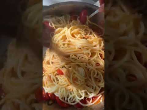 The BEST tomato pasta!! #pasta #food #cooking #shorts
