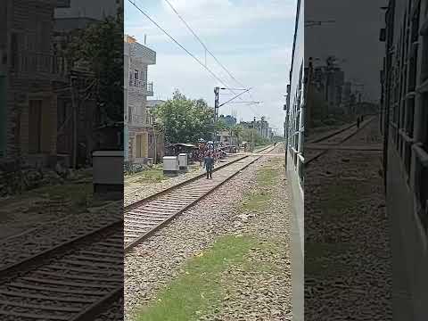 Donar Chauck Darbhanga #shorts #darbhanga #train #crossing #traincrossing #trending #viralshorts