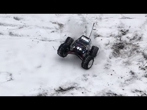 Traxxas Summit 1/16 driving in the snow