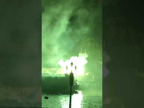 Fantasmic! p3: The Battle 🔥 Disneyland 🏰 #ASMR Soft Spoken ✨ #Shorts