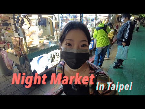 TLI Korean teacher Soo stroll around Shiling Night Market #外國人逛夜市