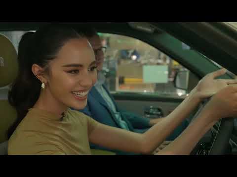 Driving the Rolls Royce Cullinan in Bangkok with Opal Suchata 🇹🇭