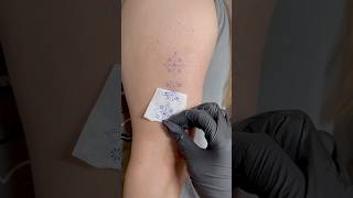 Who loves ornamental tattoos as much as i do?!