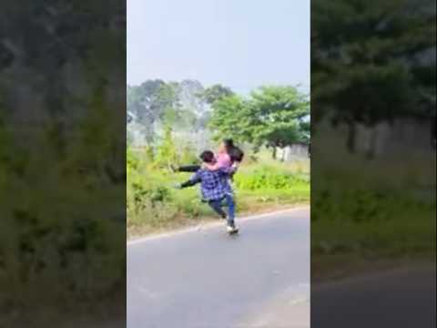 Hero gir gaya bhai #skating #skatergirlreaction #funny #skatingreaction #publicreaction #skater #pu