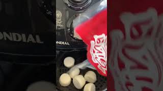 Assando pão de Queijo na minha Fritadeira Elétrica AIR FRYER MONDIAL😋 #frigideira #airfryer #comida