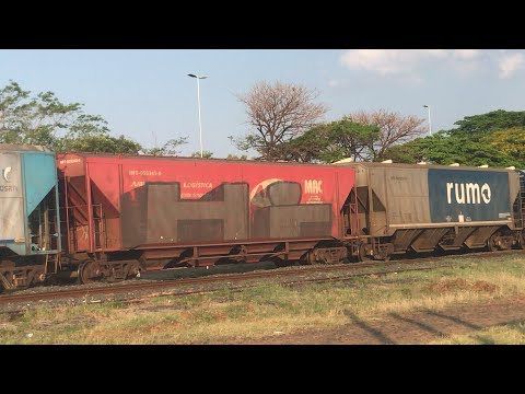 COMPOSIÇÃO RUMO AC44I NA EFA FERNANDOPOLÌS COM BONUS,FREIO DOS VAGÕES SENDO APLICADO AO VIVO