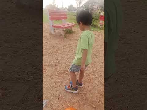 दर्पण बता बचपन कहा #newshortvideo #happieness #cutebaby #play #park