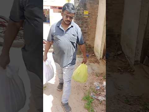 నాయుడుపేట  నాయుడు ఫంక్షన్ హాల్ పక్కనే సాయం చేసే దాతలు ఉంటే సాయం చేయండి