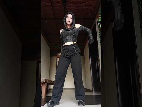 #theboyismine #arinagrande #dancechallenge #vairal #trending #shorts