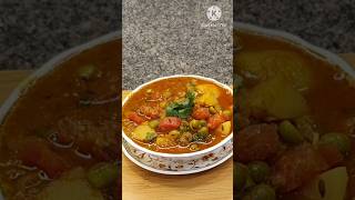 Aloo Matar Gajar Ki Rasedar Sabzi Mixed sabji #shorts #trending #rasoitips