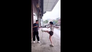 户外与美女互动 #街头采访 #娱乐搞笑 #逗美女