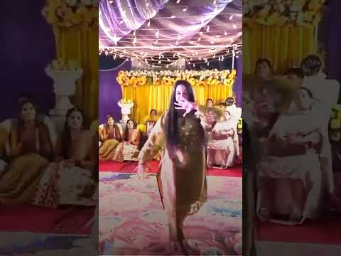 Mera Dil ye pukare aaja Pakistani girl #viralvideo #pakistanigirldanceviral