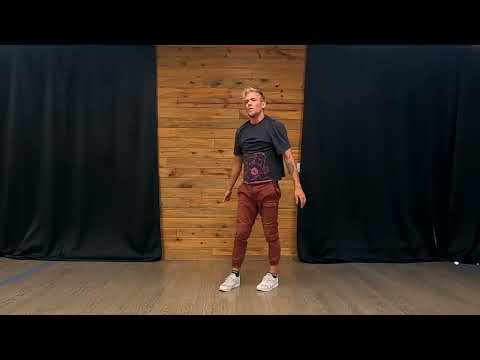 Freezes - Handstands