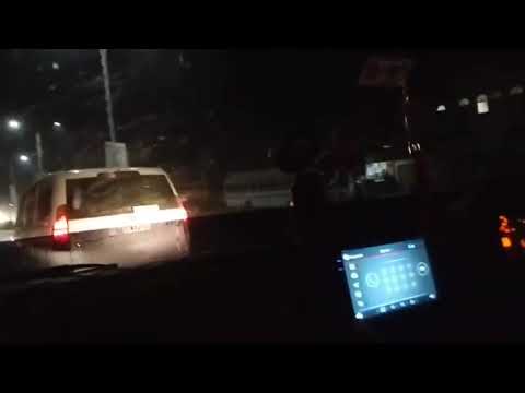 Raat me dekho bilkul bhi trafic nahi hai