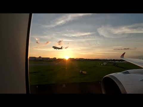 福岡空港を離陸する夕暮れの夏…  は時間が掛かる（完全版）