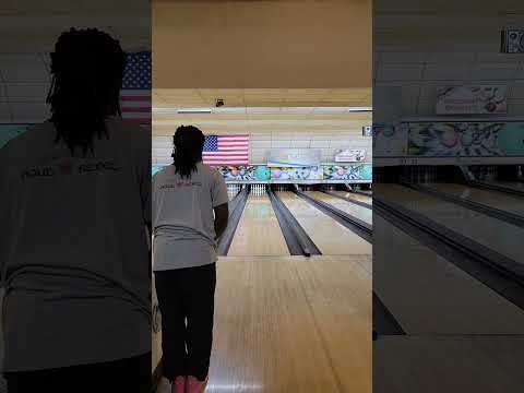 WHO PLACED THAT THERE!#2handedbowling #bowlingfails