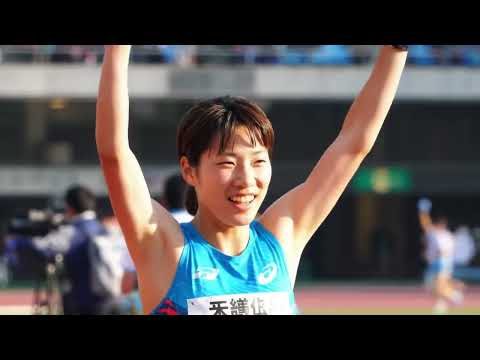 陸上女子　ばんざい　AI　腋