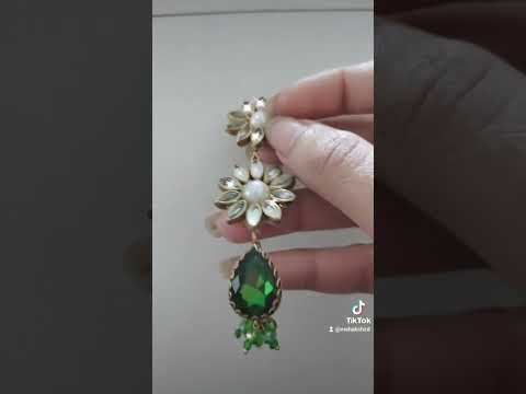 Handmade kundan earrings. Price: 500 RS/-  #jewelrydesigner #jewelrymaking #handmadejewelry