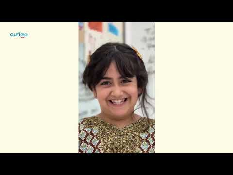 [OMAN] Reem - Making recycled light bulbs