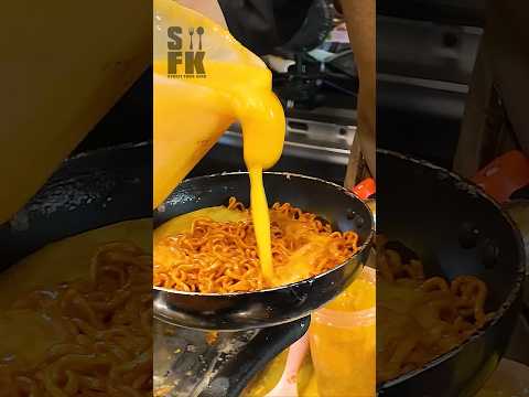 Viral Noodles Omelette #streetfood #streetfoodking #kualalumpur