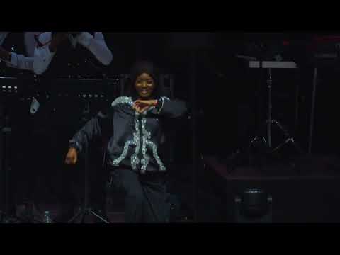 Mike Kalambay - Intro (Live Zénith de Paris)