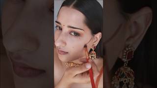 I love wearing bindi #makeuptutorialforbeginners #weddingguestmakeup  #lightmakeup
