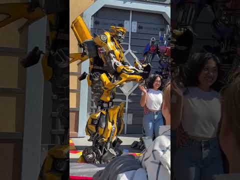 Meet Optimus Prime and Bumblebee-Universal Studio Hollywood